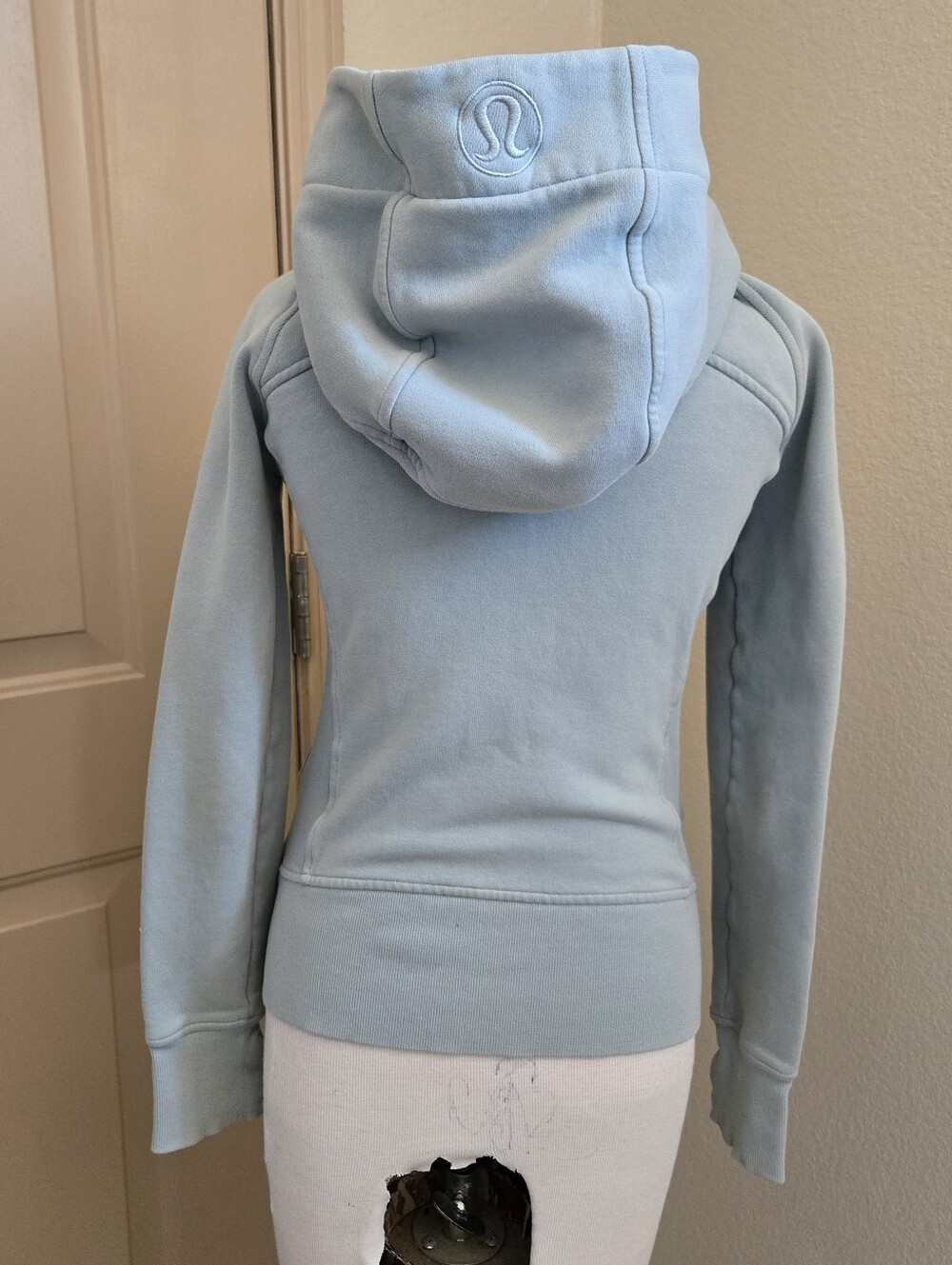 Lululemon Scuba Full Zip Hoodie Light Cotton Fleece Green Fern size 4 W4AWMS - Picture 6 of 8